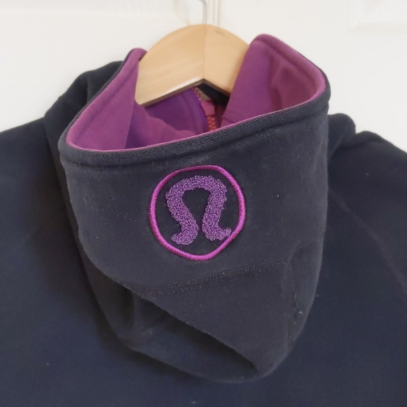 Lululemon Scuba Hoodie black with pink zipper - Picture 4 of 5